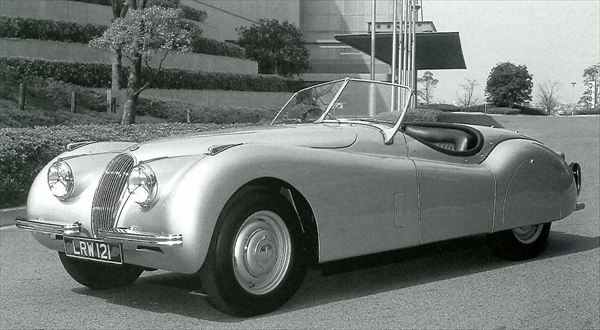 1951 Jaguar XK120_R.jpg