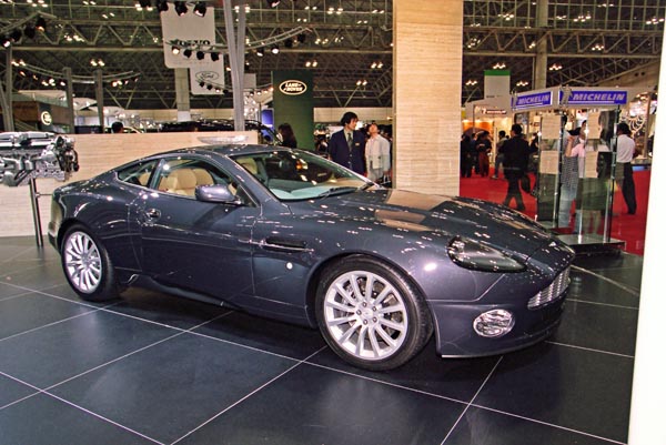 (06-1)(01-52-24) 2001-07 Aston Martin V12 Vanquish.jpg