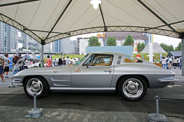 64-02c 15-10-10_104 1964 Chevrolet Corvette Coupe.JPG