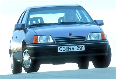 Opel Kadett 1989_R.jpg