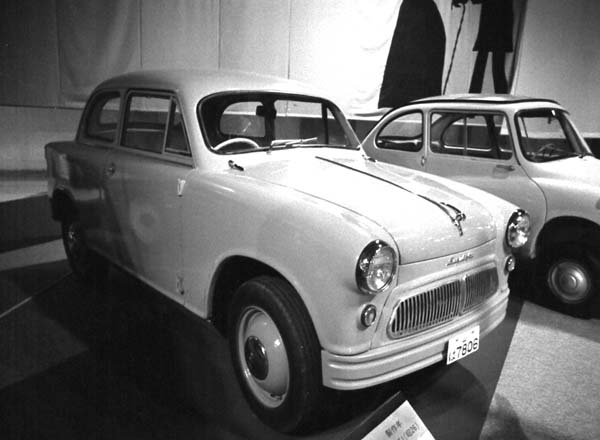 (011)275-15 1955 Suzuki Suzulight SS Sedan(初代）.jpg