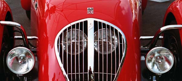 (00)92-16_26 1949 Healey Silverstone.jpg