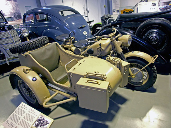 (00-2c)08-01-16_3375 1944 BMW R75 with Sidecar.JPG