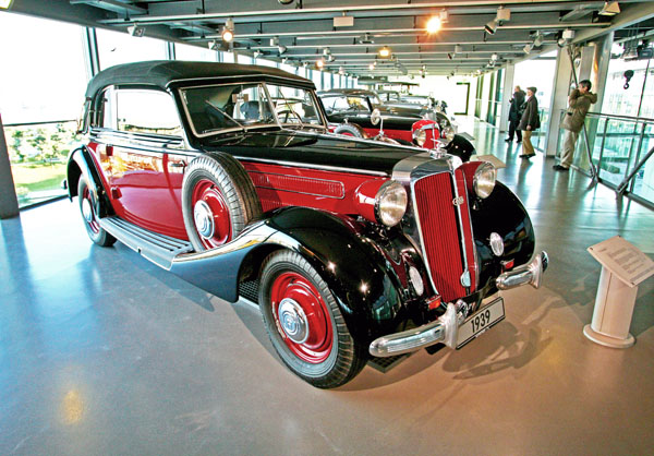 (01-10a)08-01-13_0207＊1938 Horch 930V.JPG