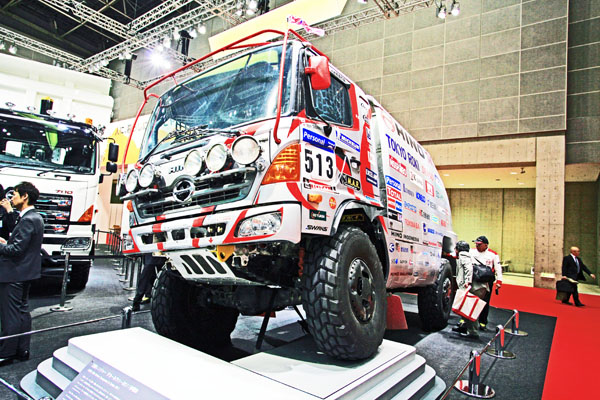 (01-16a)11-11-30_820 2011 Hino 500FT (Dakar Rally 参加車）.jpg