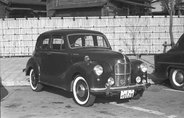 (01-1a)(052-20) 1947-51 Austin A40 Devon 4dr Saloon.jpg