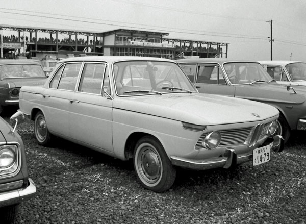 (01-1b)(149-57) 1962-64 BMW 1500 4dr Limousine.jpg