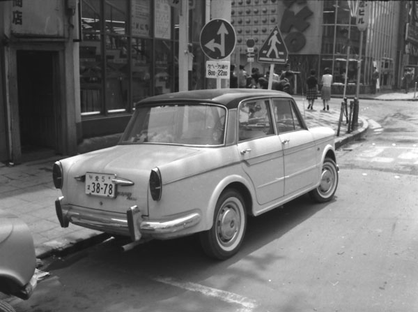 (01-1c)(117-21) 1959-61 FIAT 1200 GranLuce.jpg