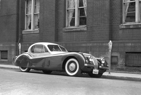 (01-2a)(002-29) 1951-54 Jaguar XK120 fhc.jpg