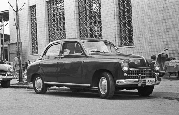 (01-2a)(003-37)b 1953 Fiat 1400.jpg