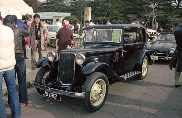 (01-2a)(81-02-31) 1934 Armstrong-Siddeley 12hp Saloon.jpg