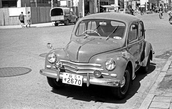(01-2b)(040-32) 1954 Hino-Renault 4CV (PA55).jpg