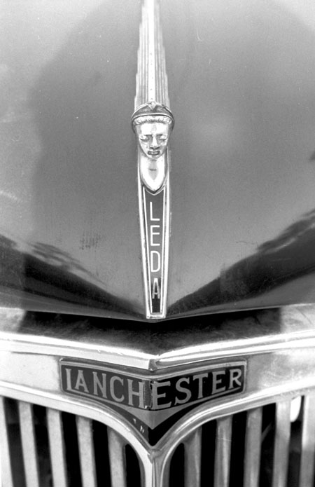 (01-3)(041-05) 1952-54 Lanchester Leda 4dr Saloon.jpg