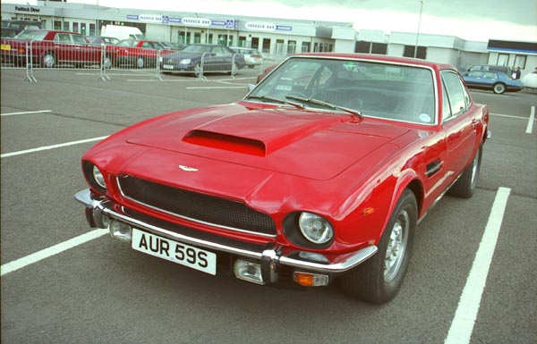 (01-3a) 1973-74 Aston Martin AM V8 Saloon.jpg