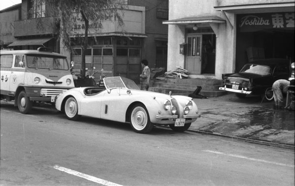 (01-3a)(076-04) 1948-54 Jaguar XK120 Roadster.jpg