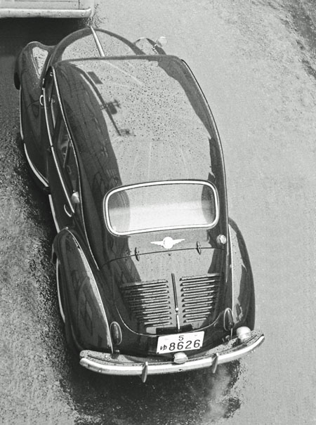 (01-3b)(039-11) 1958 Hino-Renault 4CV.jpg