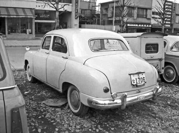 (01-3b)(091-39b) 1950-54 FIAT 1400 4dr Berlina.jpg