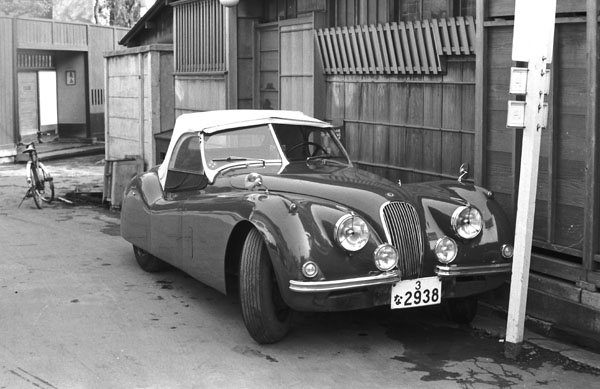 (01-4b)(071-24) 1948-54 Jaguar XK120 Roadster.jpg