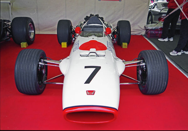 (01-5a)(00-24-25) 1967 Honda F1 RA273 3Litre.jpg