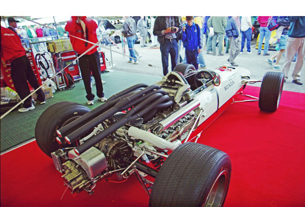 (01-5c)(00-24-28) 1967 Honda F1 RA273 3Litre.jpg