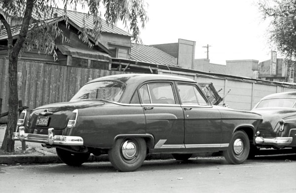 (01-6c)(069-03) 1958 Volga M21 4dr Sedan.jpg