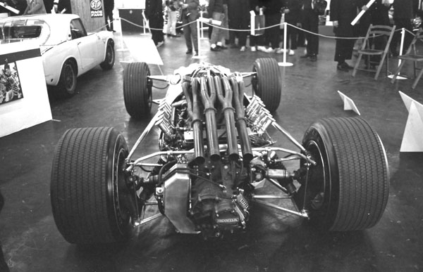 (01-6c)245-10 1967 Honda F1 RA300 (日本初公開）.jpg