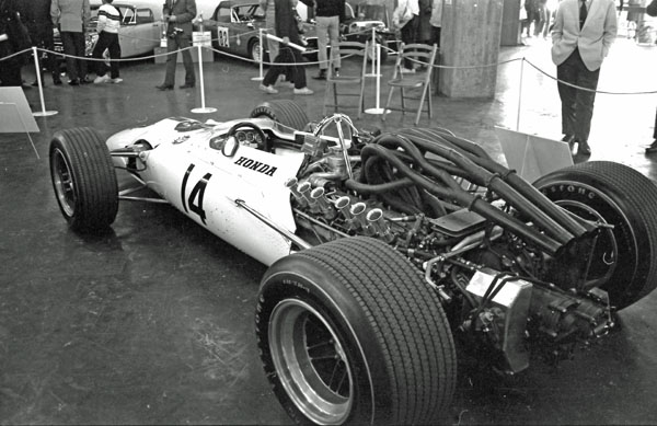 (01-6d)245-09　1967 Honda F1 RA300 (イタリアＧＰ優勝車）.jpg