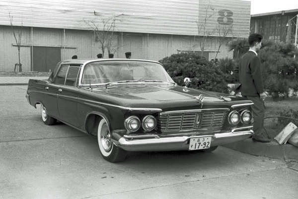 (01-9a)(121-01) 1963 Imperial LeBaron 4dr. Sedan.jpg