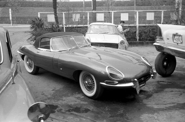 (01a-1a(077-18) 1961 Jaguar E-type 3.8Litre Roadster（日本に最初に輸入された車）.jpg