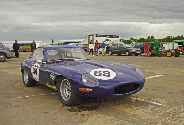 (01a-2a)(01-2a)00-32-30) 1963 Jaguar E-type.jpg