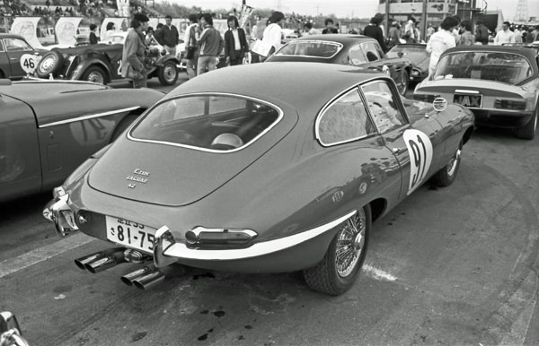 (01b-3b)307-33 1965 Jaguar XK-E Coupe.jpg