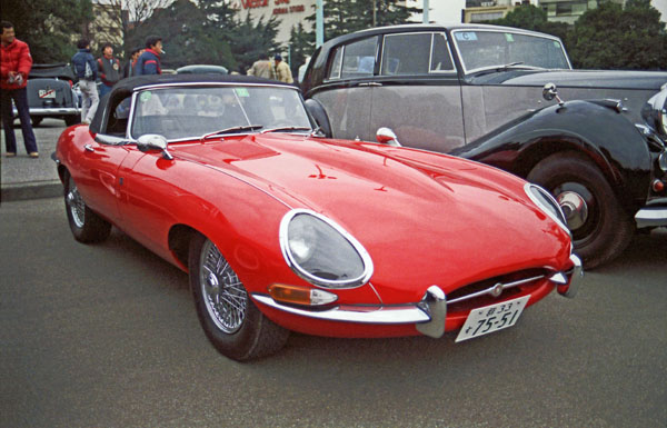 (01b-4a)(85-03-06) 1966 Jaguar E-type 4.2litre Roadster.jpg