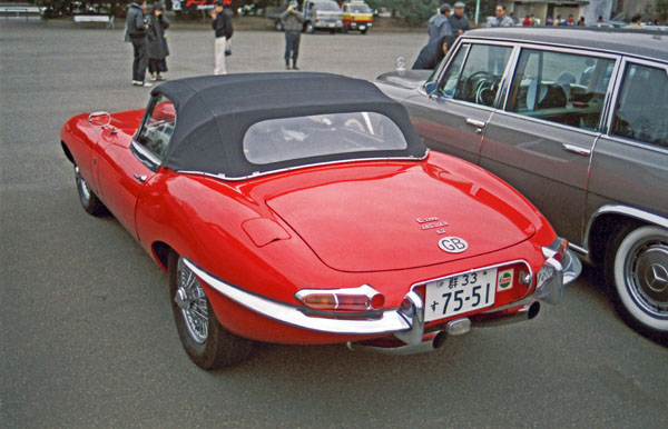 (01b-4b)(85-03-07) 1966 Jaguar E-type 4.2litre Roadster.jpg