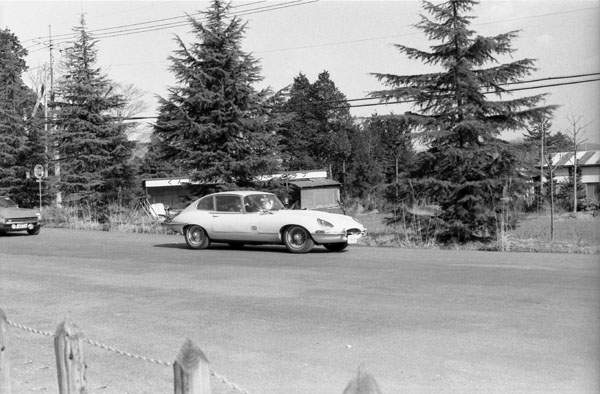 (01c-2a)282-01 1968-71 Jaguar E-type 2+2 ( 1976-03).jpg