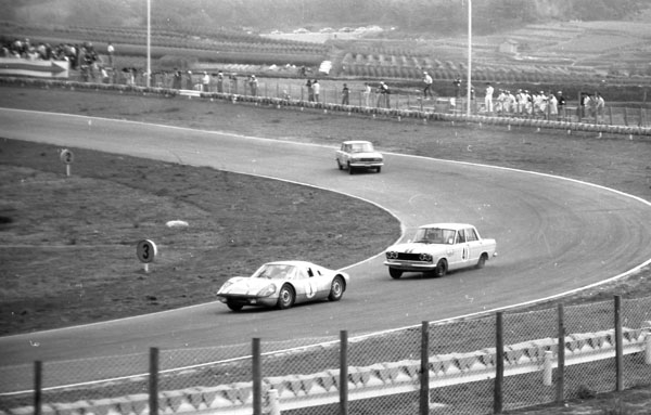 (02-03a)①1964 Porsche 904 Carrera GTS（式場壮吉）／(41) 1964 Prince Skyline GT(生沢徹).jpg