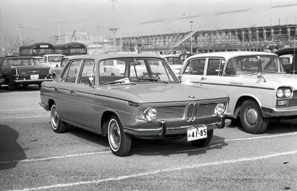 (02-1b)(128-37E) 1963-72 BMW 1800 4dr Limousine.jpg