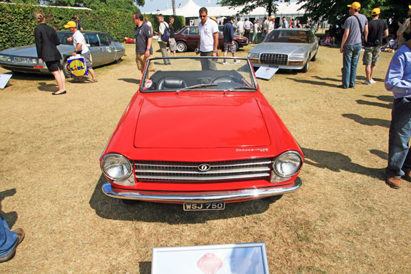 (02-1b)10-07-03_0800 1961 Innocenti 950 Spider.JPG