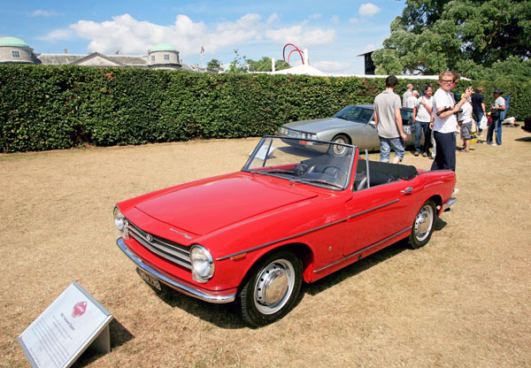 (02-1c)10-07-03_0808 1961 Innocenti Spider.JPG