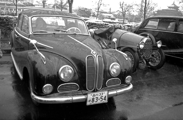 (02-2a)300-24 1960 BMW 502 3.2 V8 Super.jpg