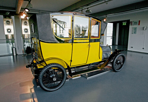 (02-2d)1912 Bugatti Type15 Berline.JPG