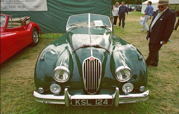 (02-3a)(00-51-18) 1954-7 Jaguar XK140 Roadster.jpg