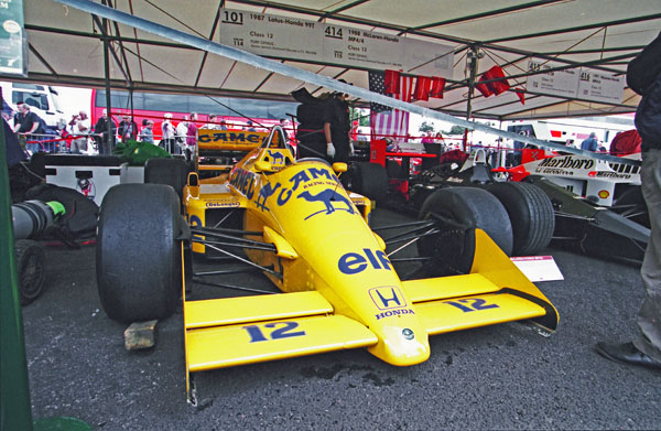 (02-3ab)(04-20-35) 1987 Lotus-Honda  99T 1.5 litre Turbo V6.jpg