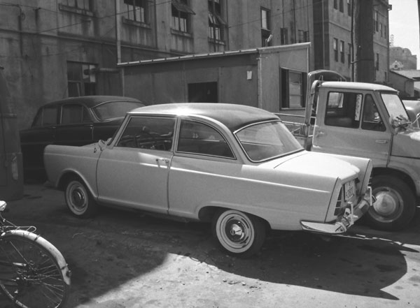(02-3b)(104-25) 1959-62 DKW Junior 2dr Limousine.jpg