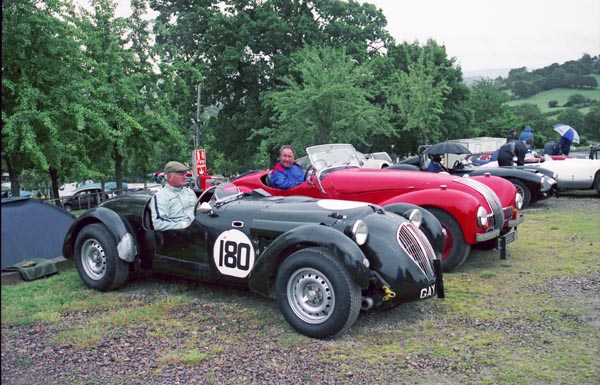 (02-4a)(04-27-28)(左) 1950 Healey Silverstone 3780cc／1949 Allard K1.jpg