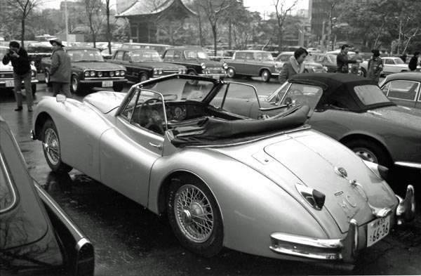 (02-4b)302-25 1956 Jaguar XK140 MC dhc.jpg