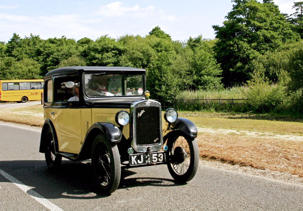 (02-4c)10-07-05_0021 1934 Austin Seven Saloon.JPG