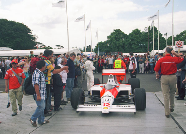 (02-4d)(04-19-12) 1988 McLaren-Honda MP4／4 1.5 Litre Turbo V6.jpg