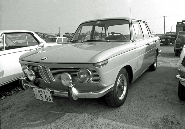 (02-5a)(228-39) 1963-66 BMW 1800 TI 4dr Limousine.jpg