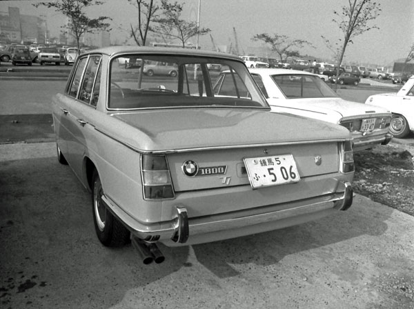 (02-5b)(228-40) 1963-66 BMW 1800 TI 4dr Limousine.jpg