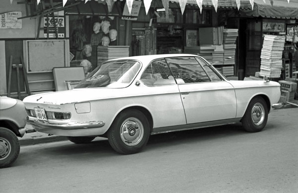 (03-1c)(171-04) 1965-70 BMW 2000C 2dr Coupe.jpg